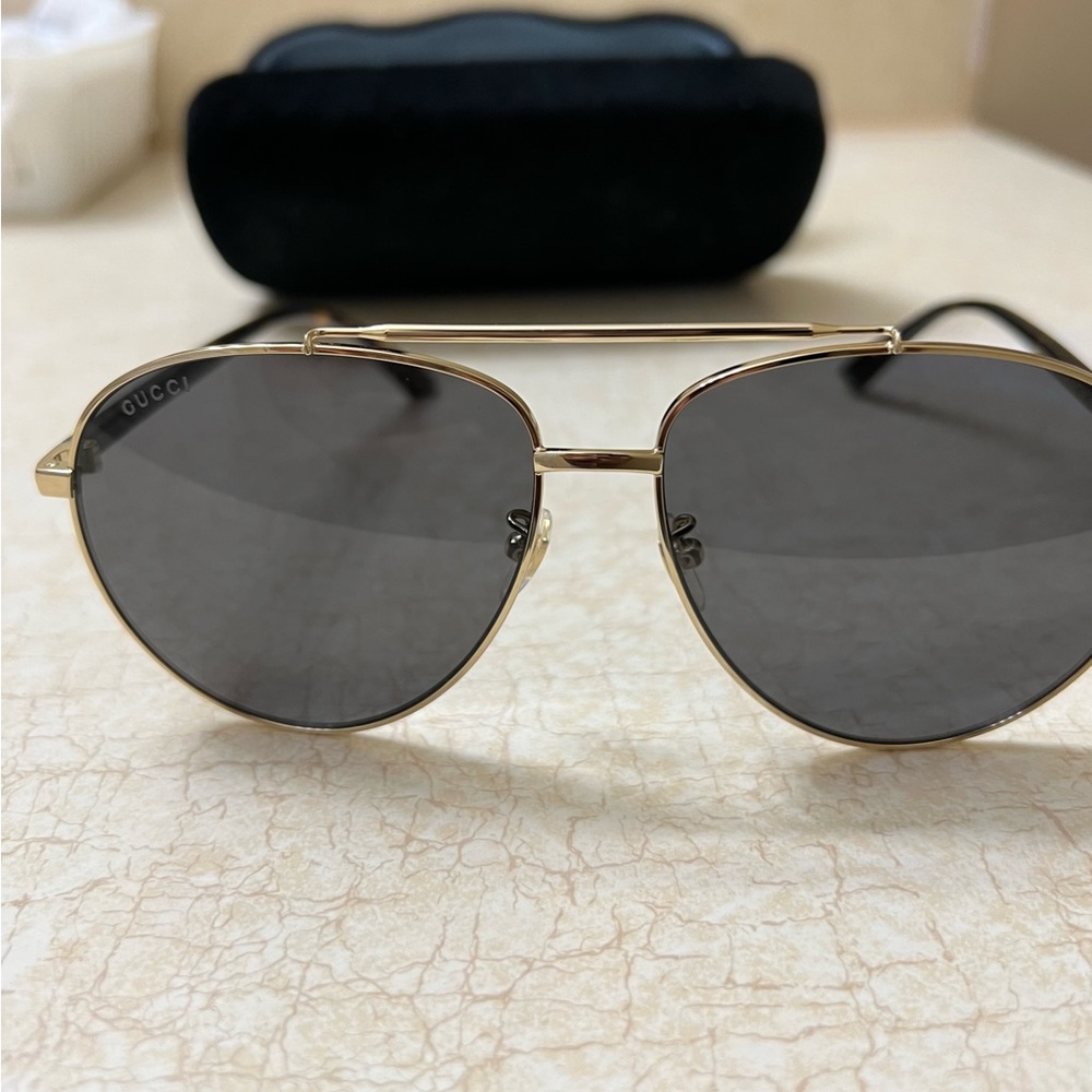 Gucci aviator sunglasses